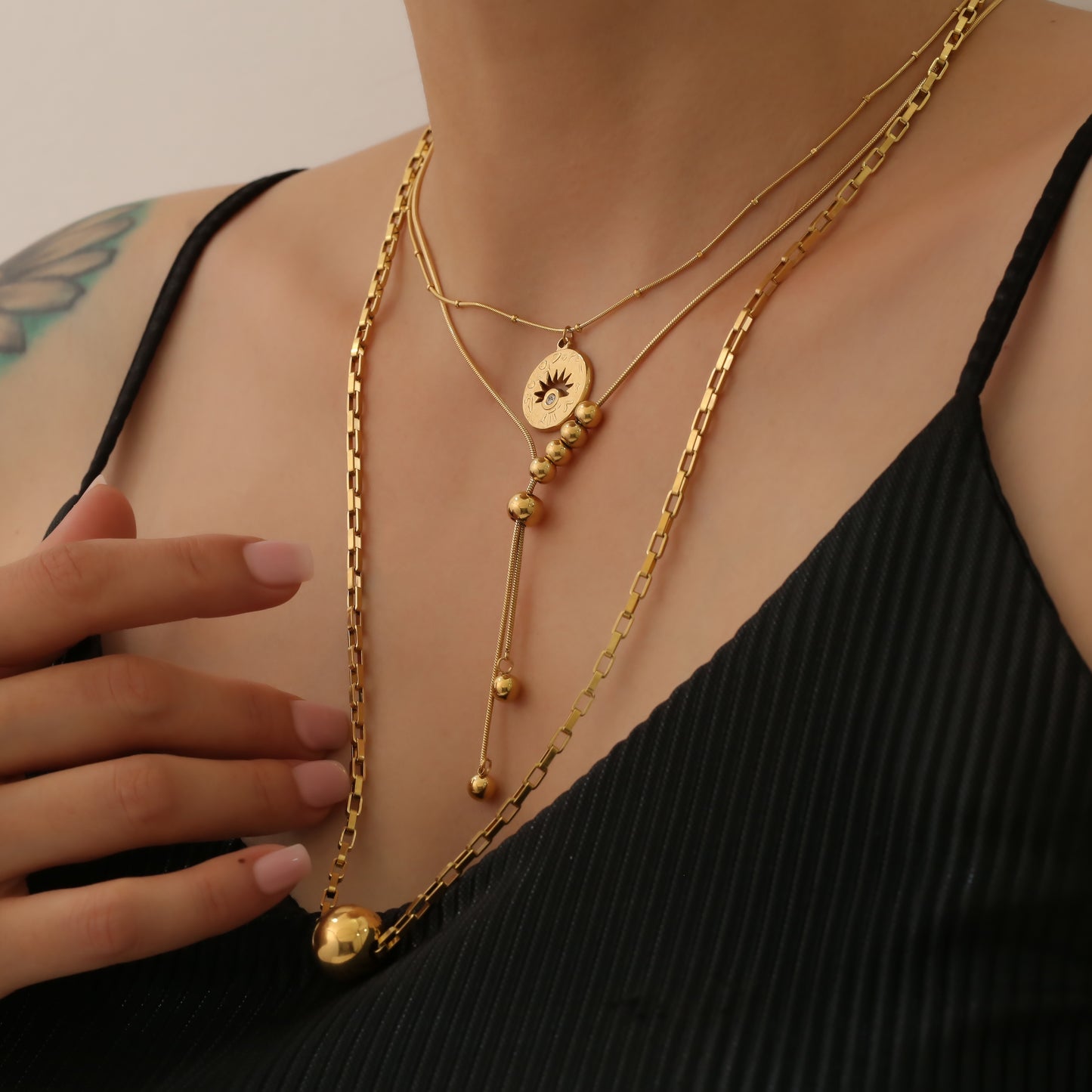 AINARA NECKLACE