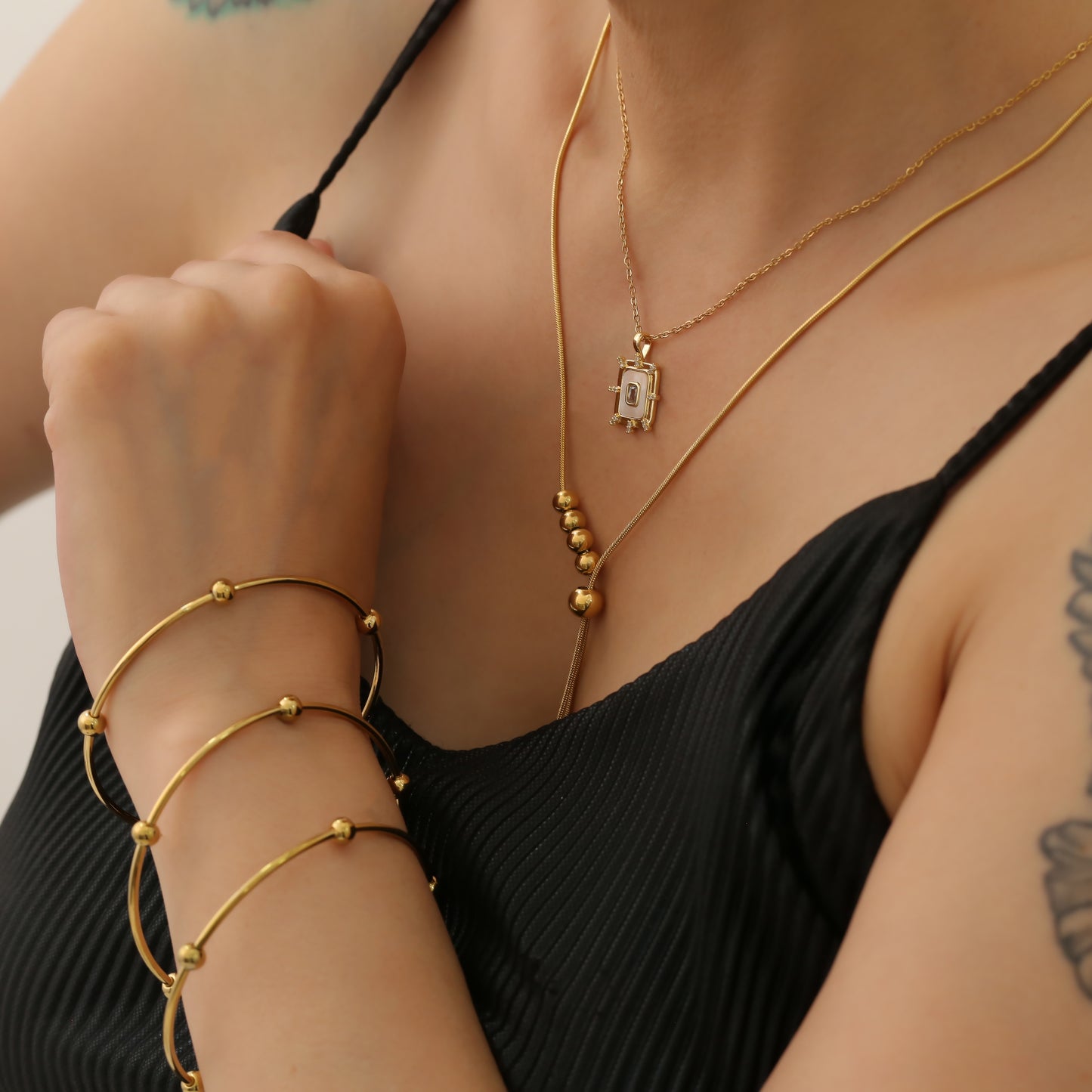 AINARA NECKLACE