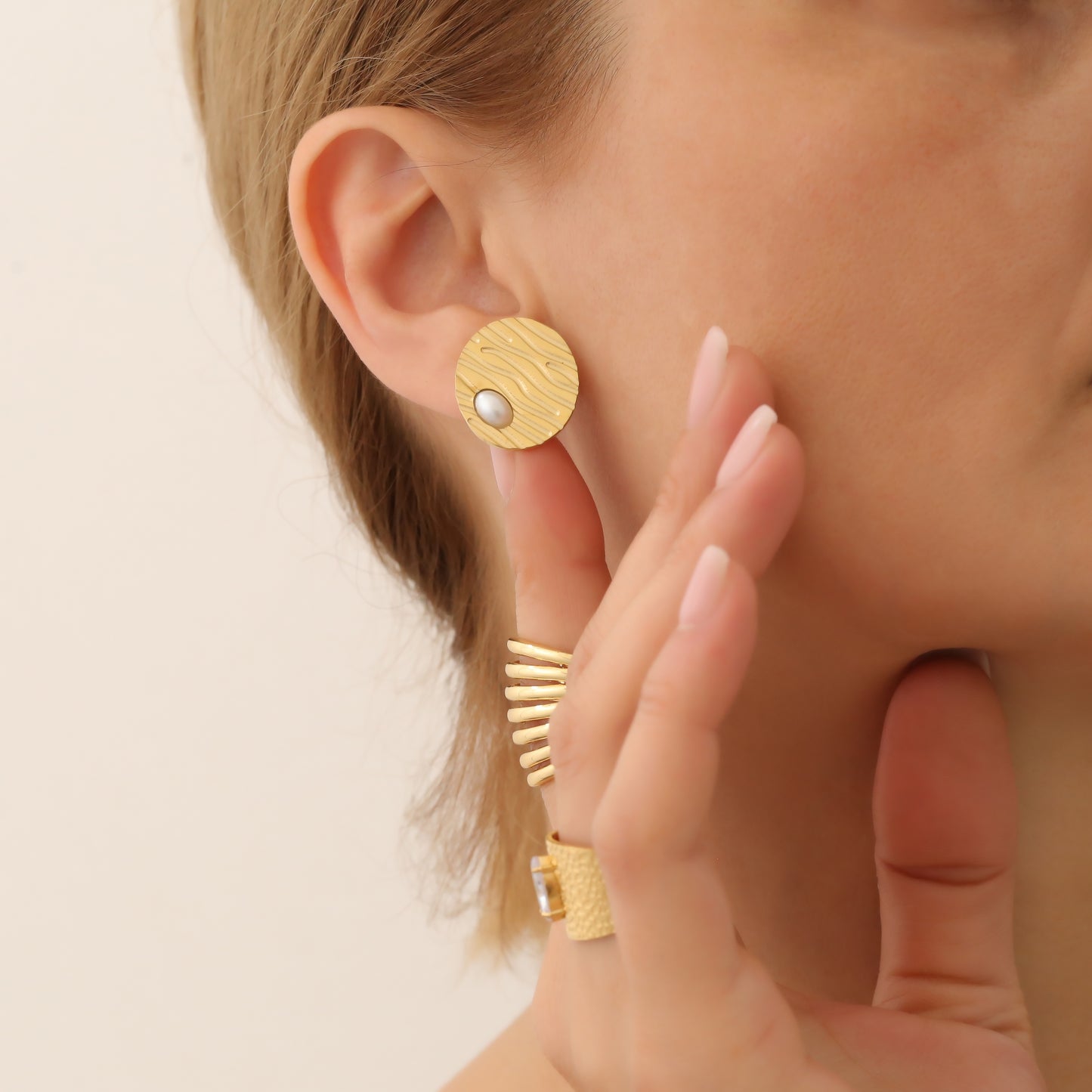 DALILA PEARL EARRINGS