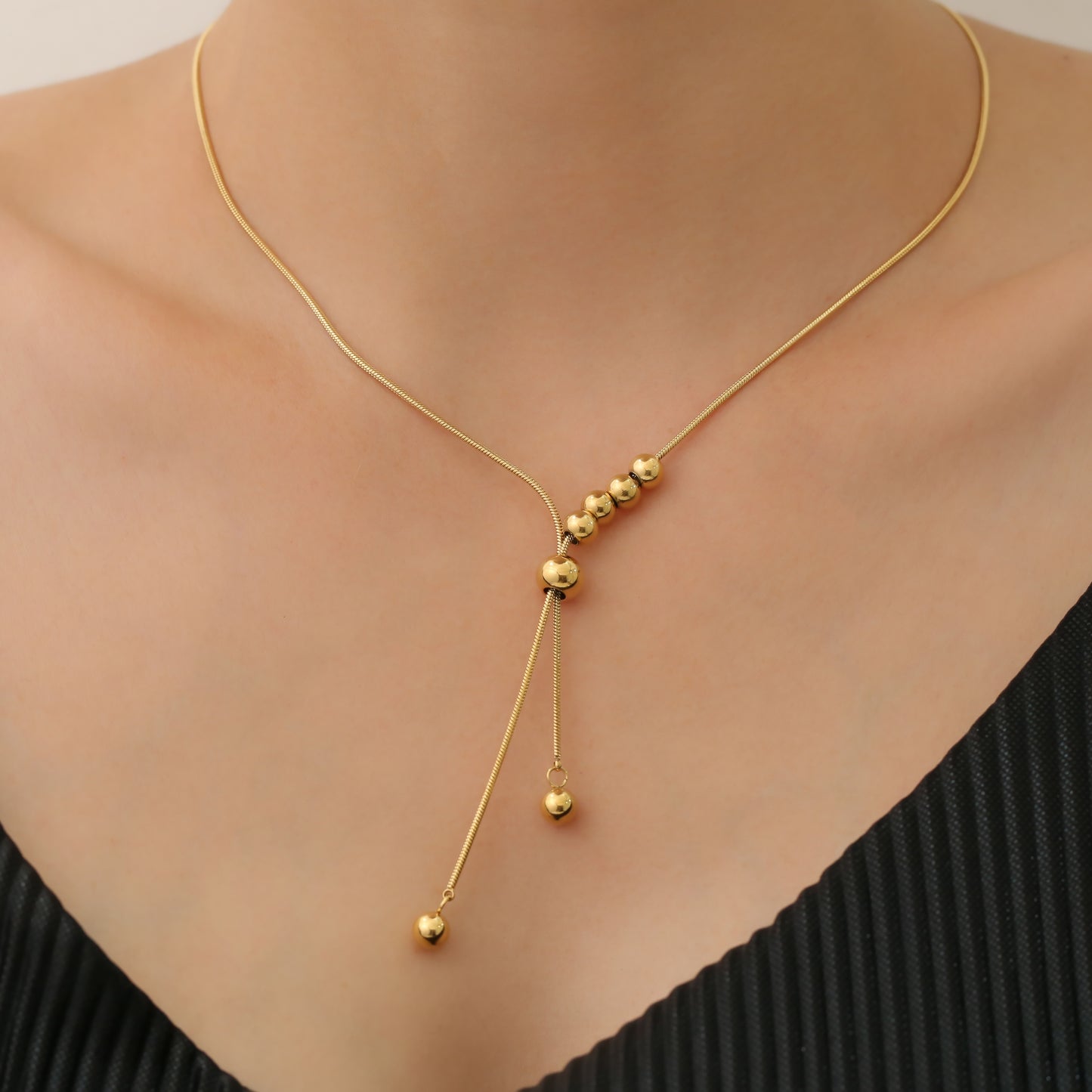 AINARA NECKLACE