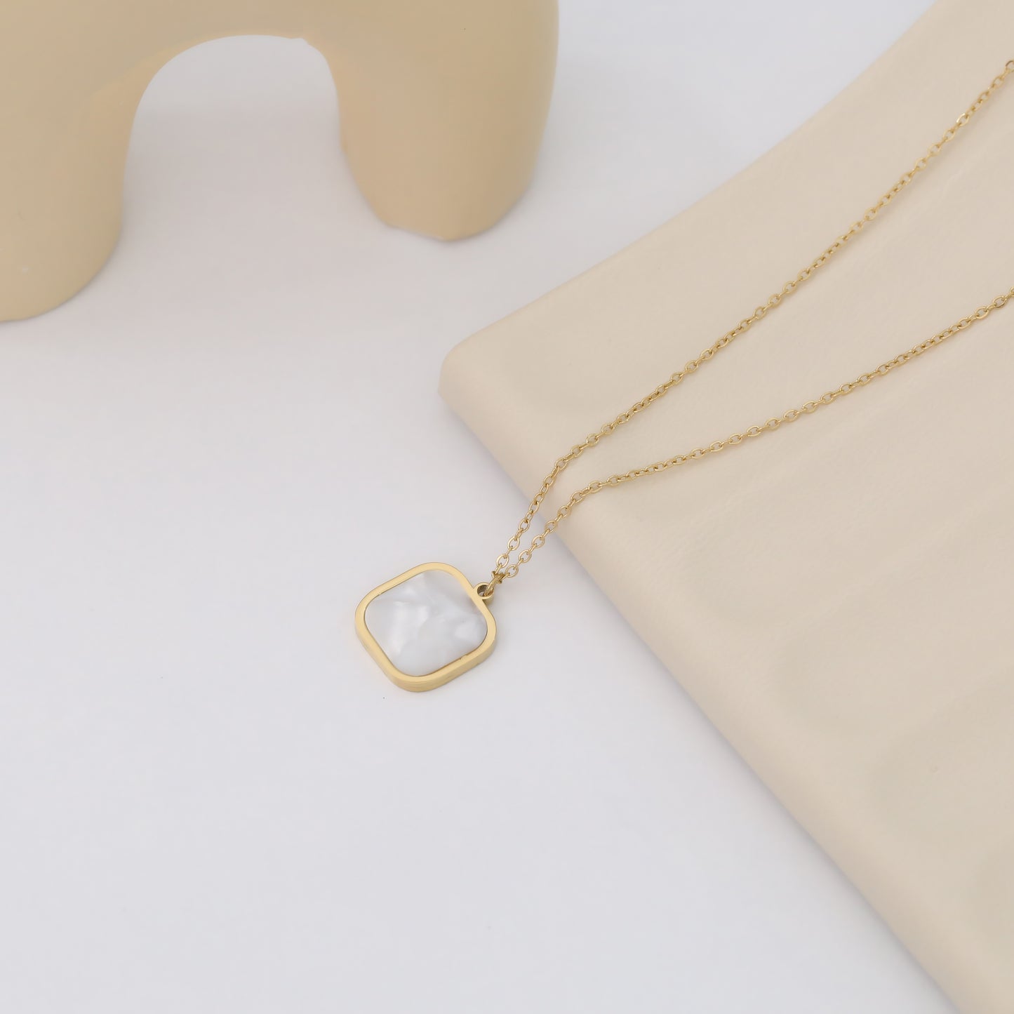 SCARLETT NECKLACE