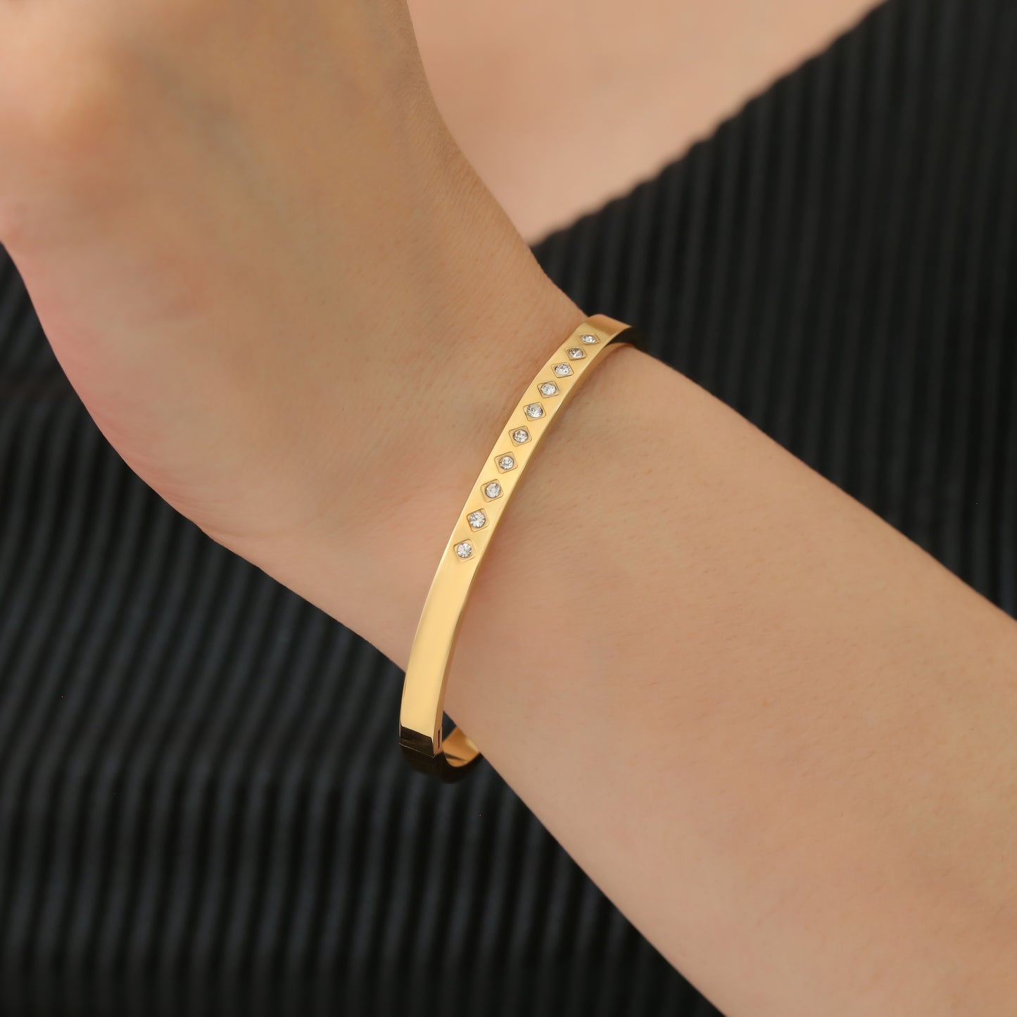 OLIVIA BRACELET
