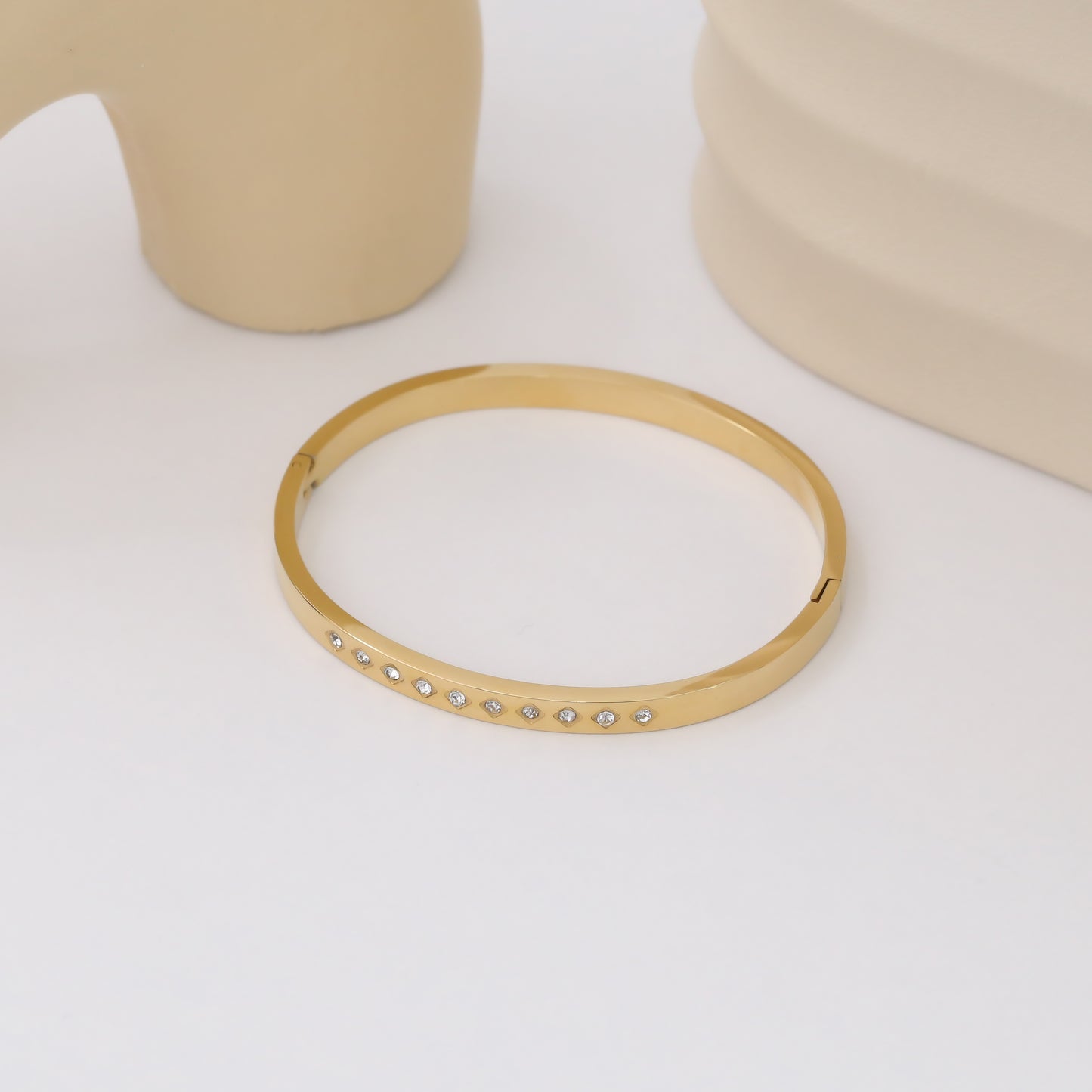 OLIVIA BRACELET