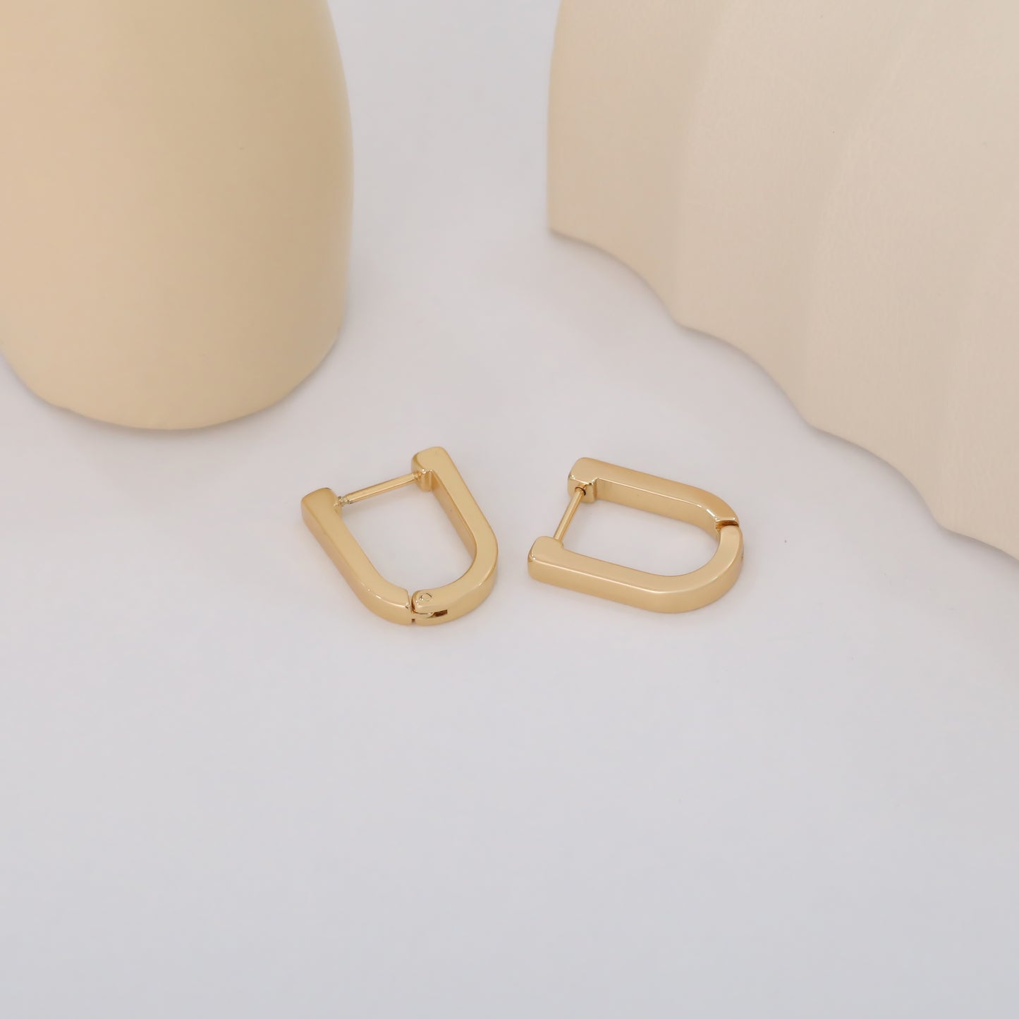 HOLLY EARRINGS