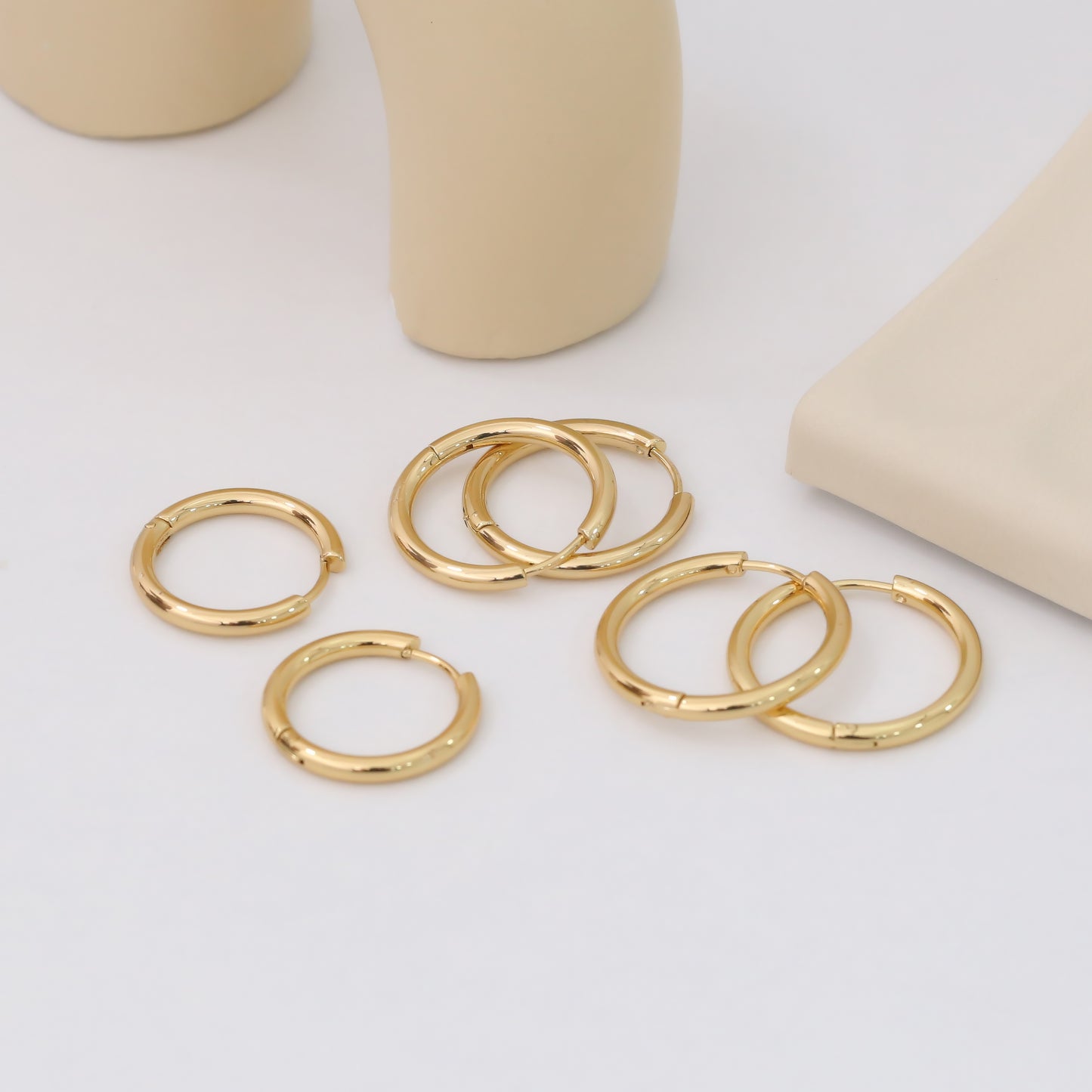 ANNGIE TRIPPLE HOOP EARRINGS SET