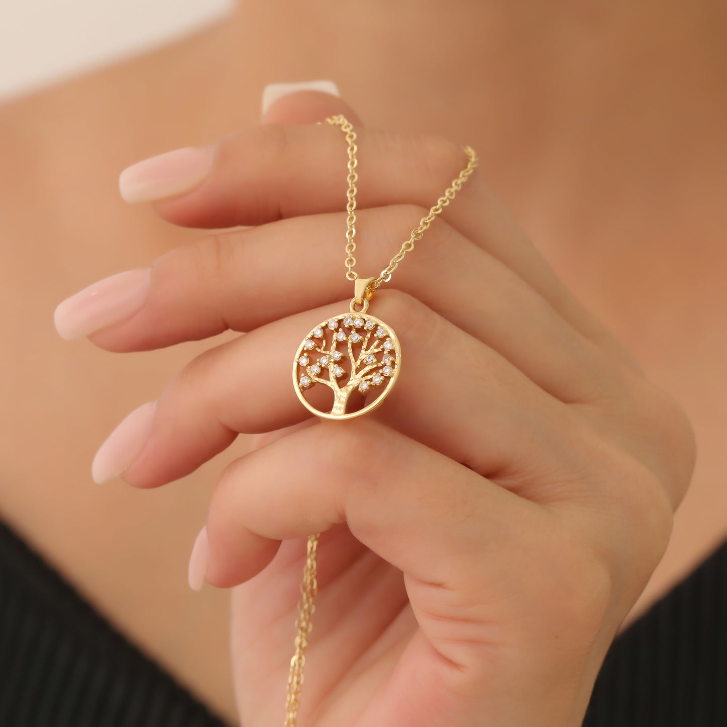 ESILA NECKLACE