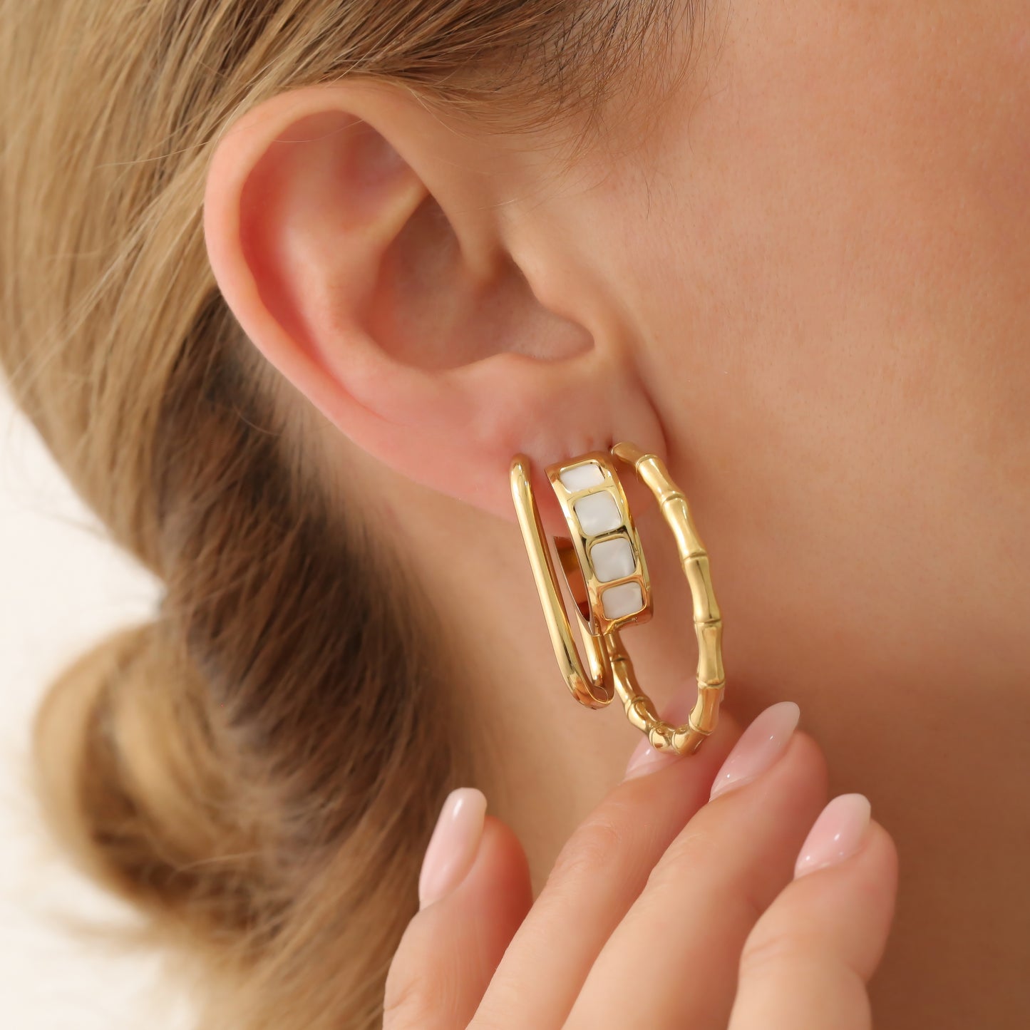 SUZZIE HOOP EARRINGS