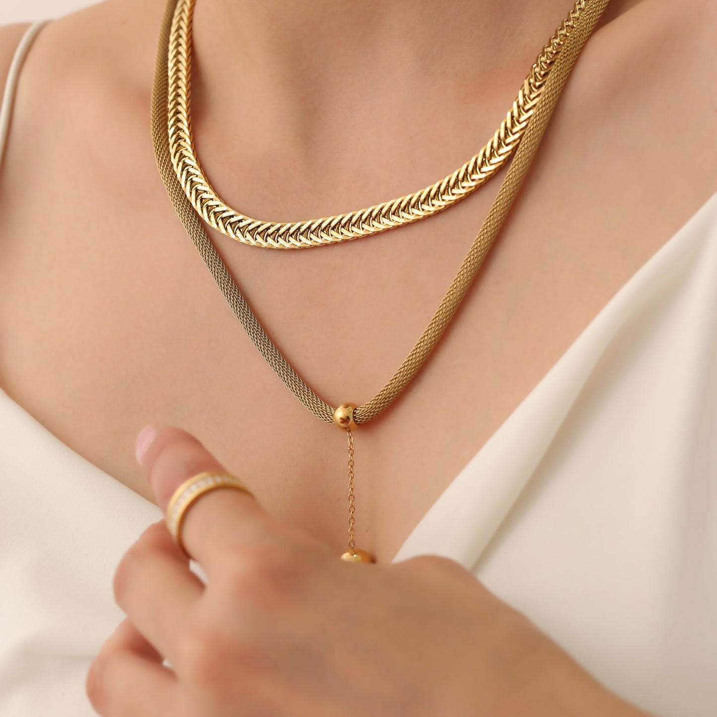 CHLOE NECKLACE