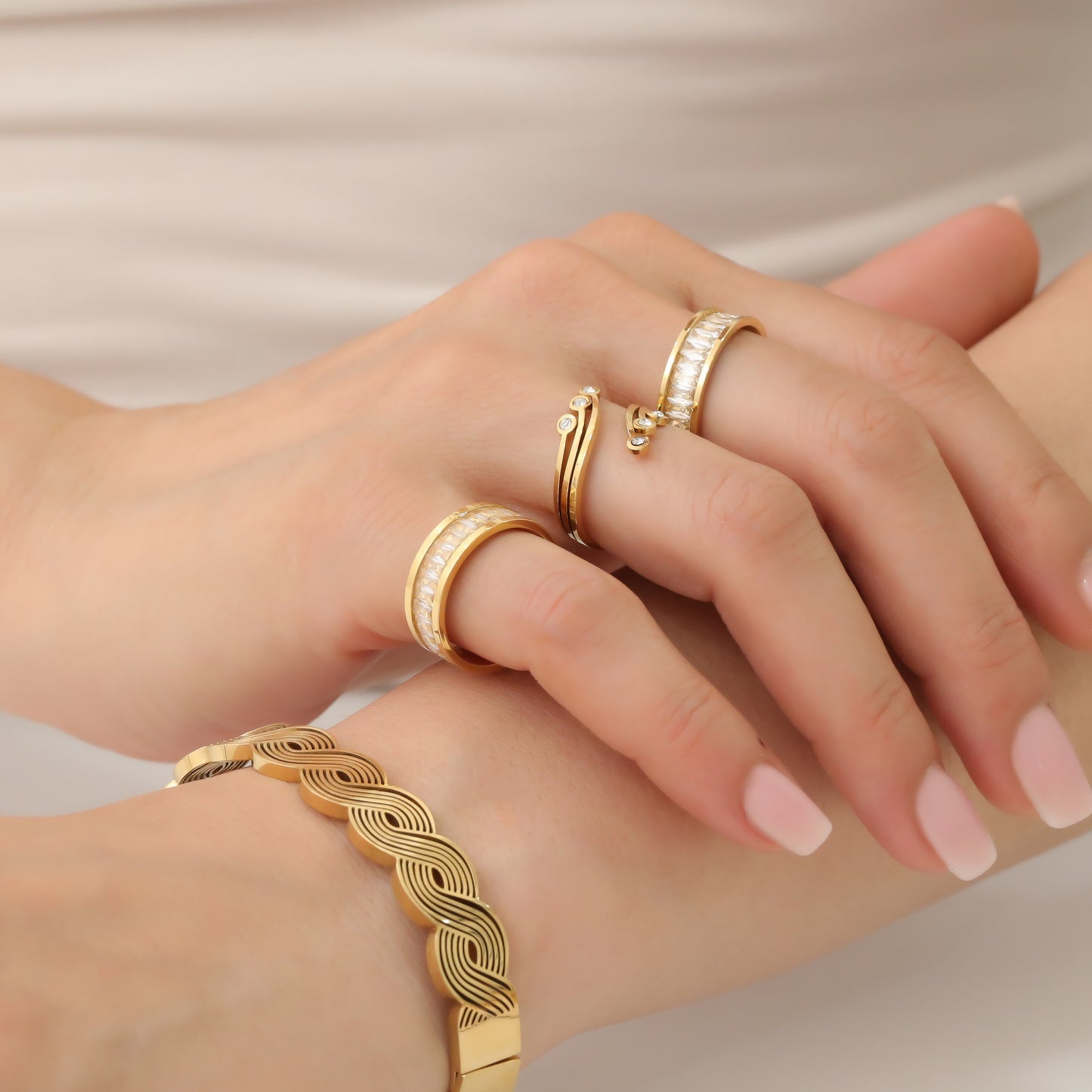 ARI BRACELET