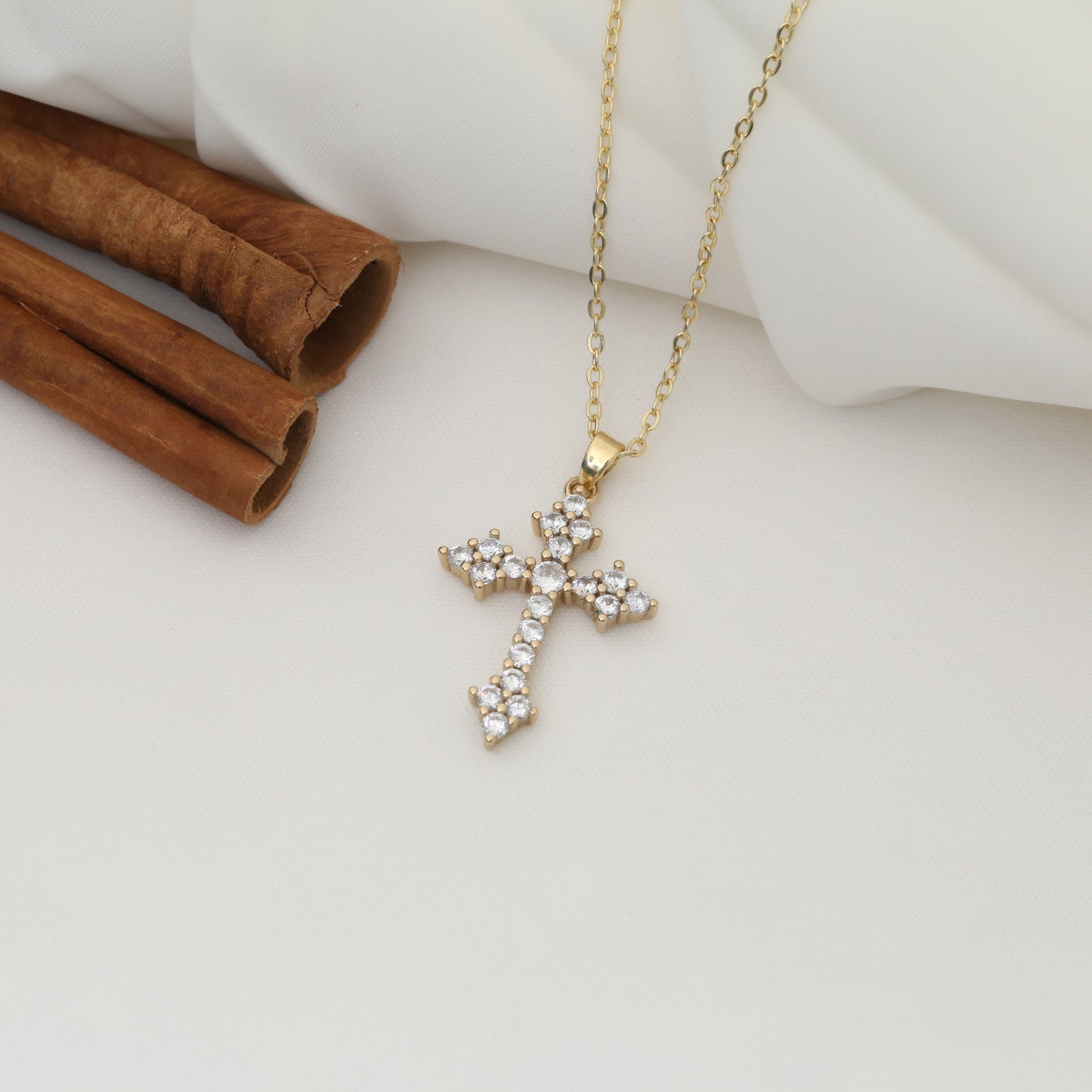 SOFIA NECKLACE