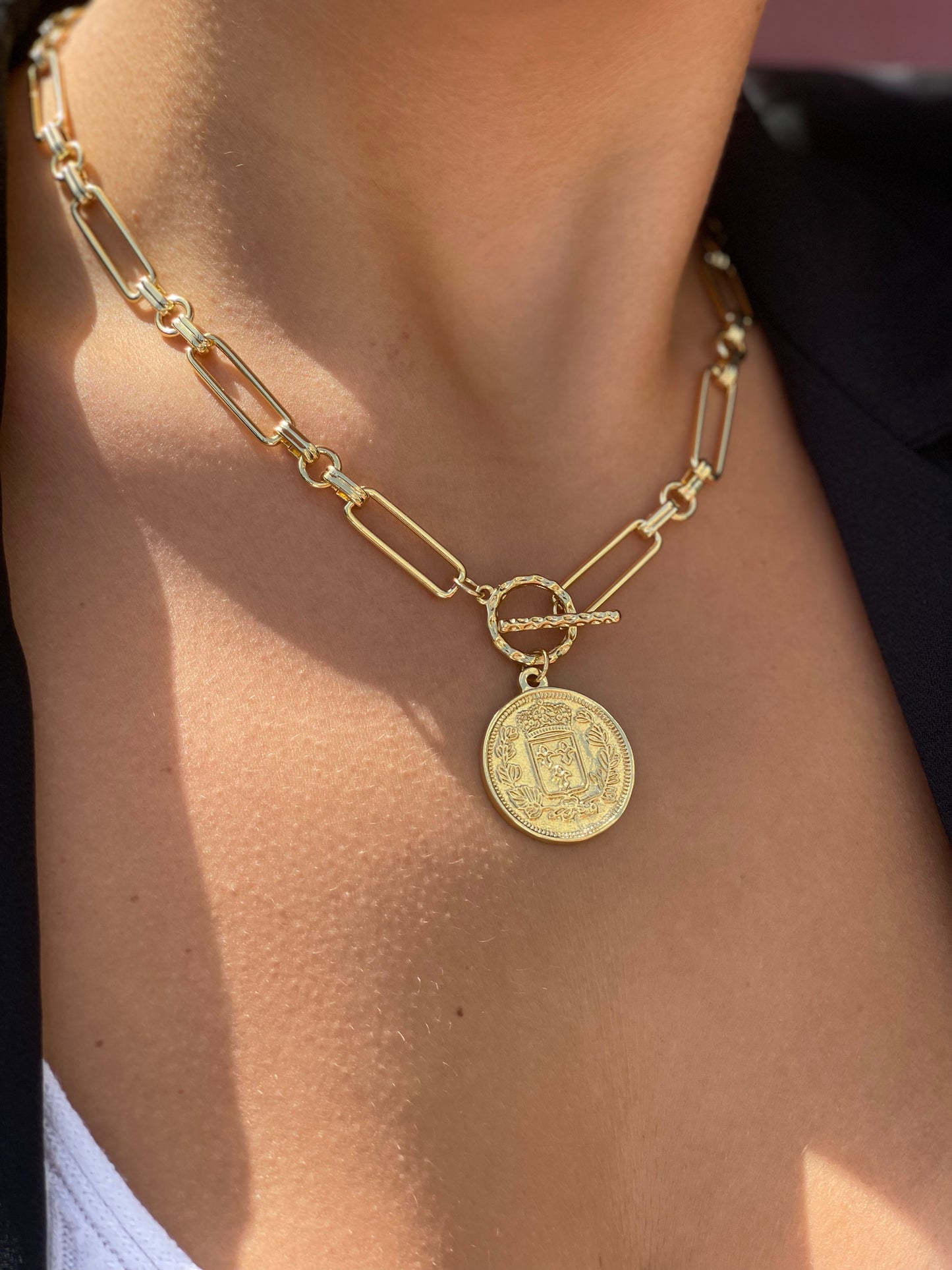 LONDON NECKLACE