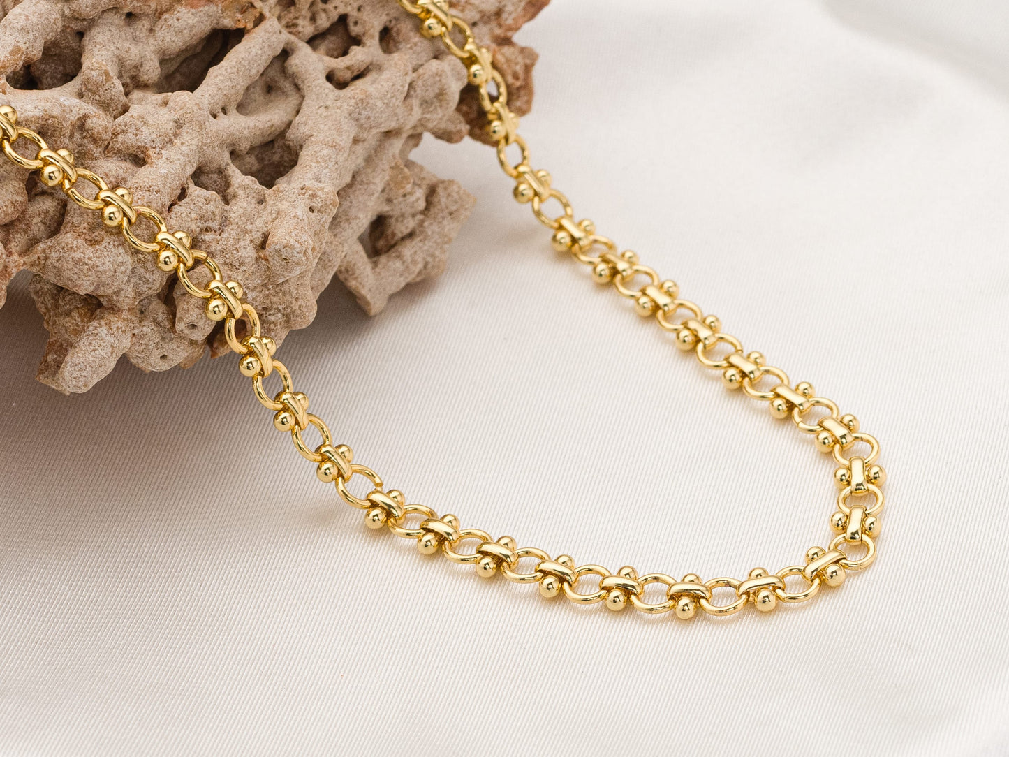 RAYA NECKLACE