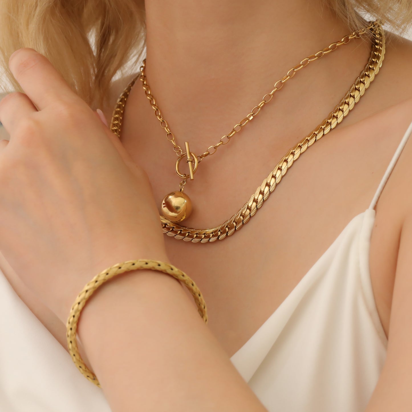 ALENA NECKLACE