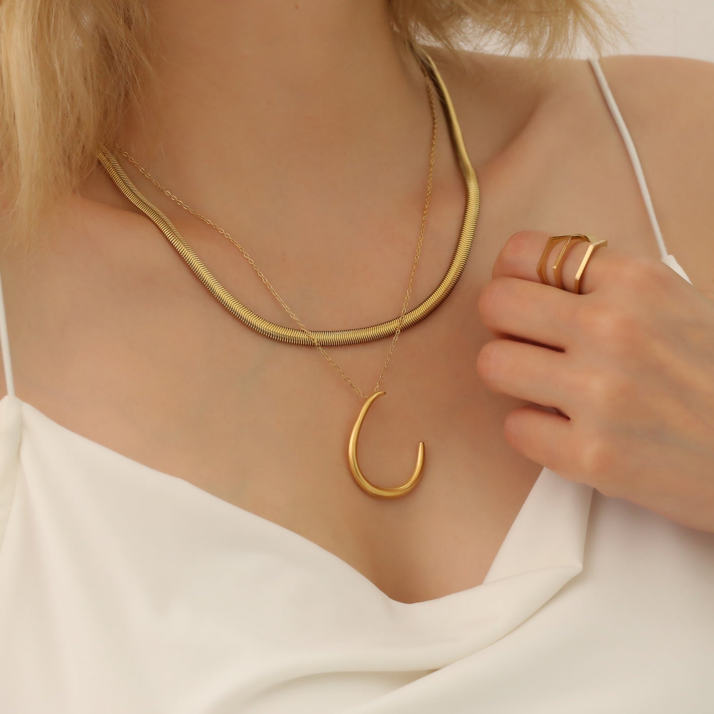 LEILANI NECKLACE