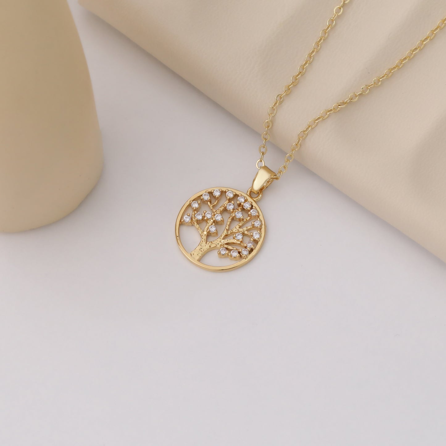 ESILA NECKLACE