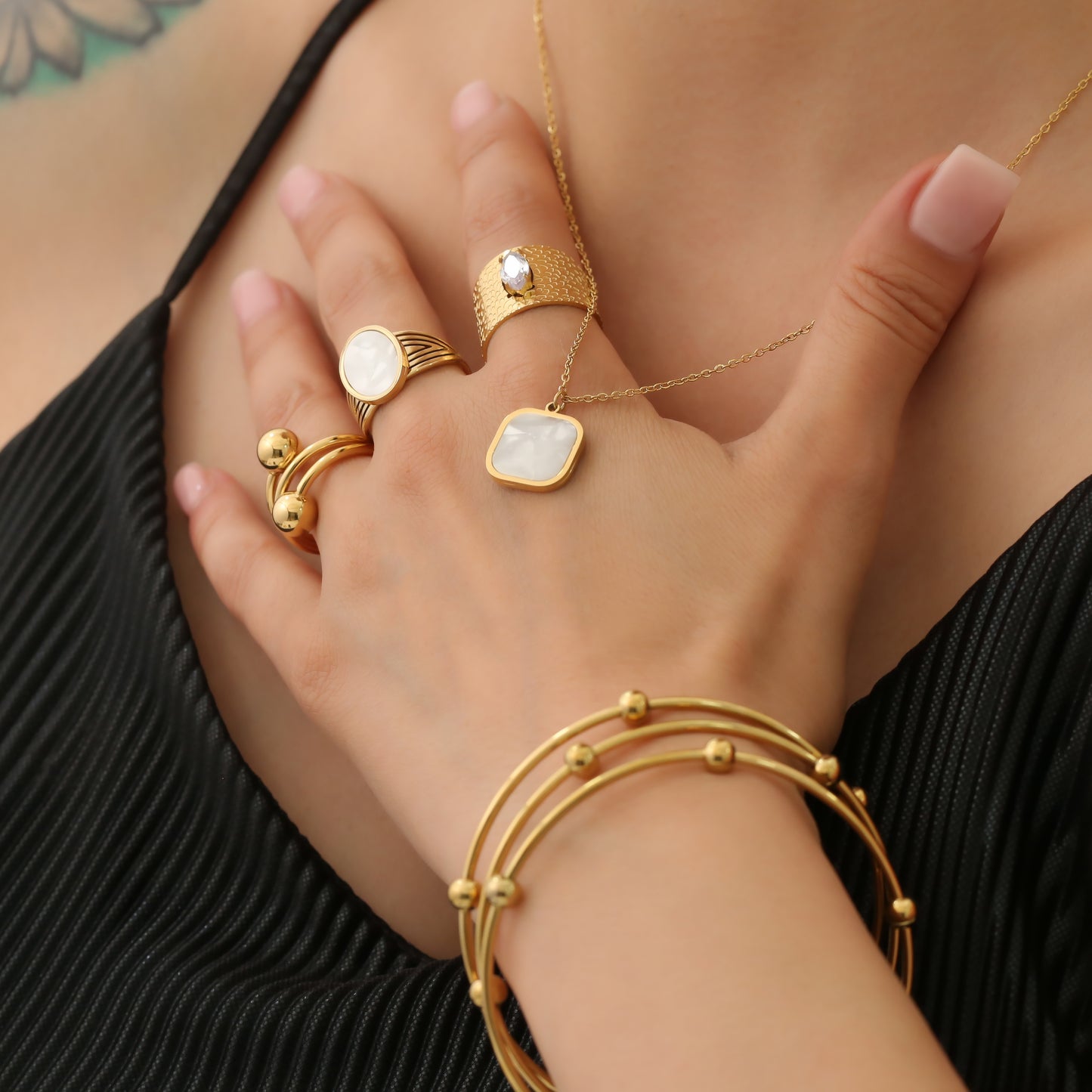 APRIL RING