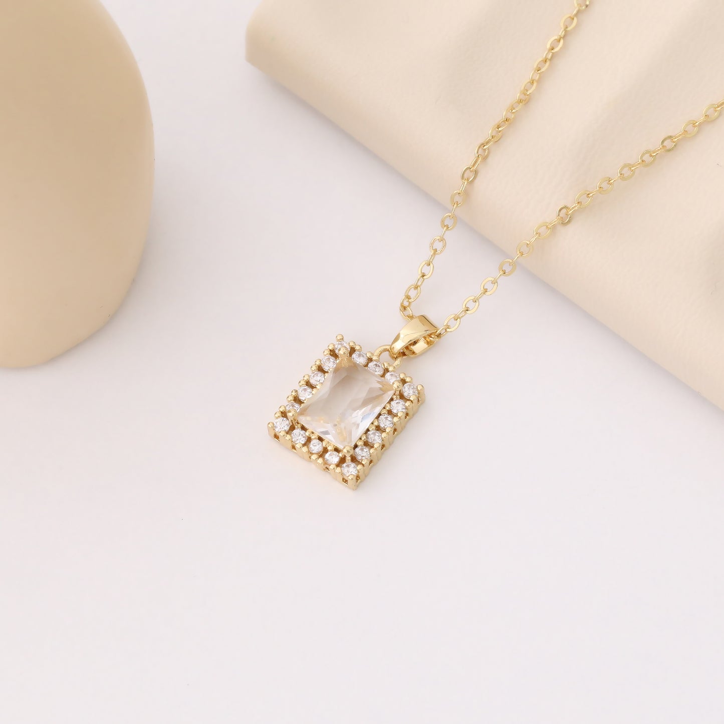 LUCILLE NECKLACE
