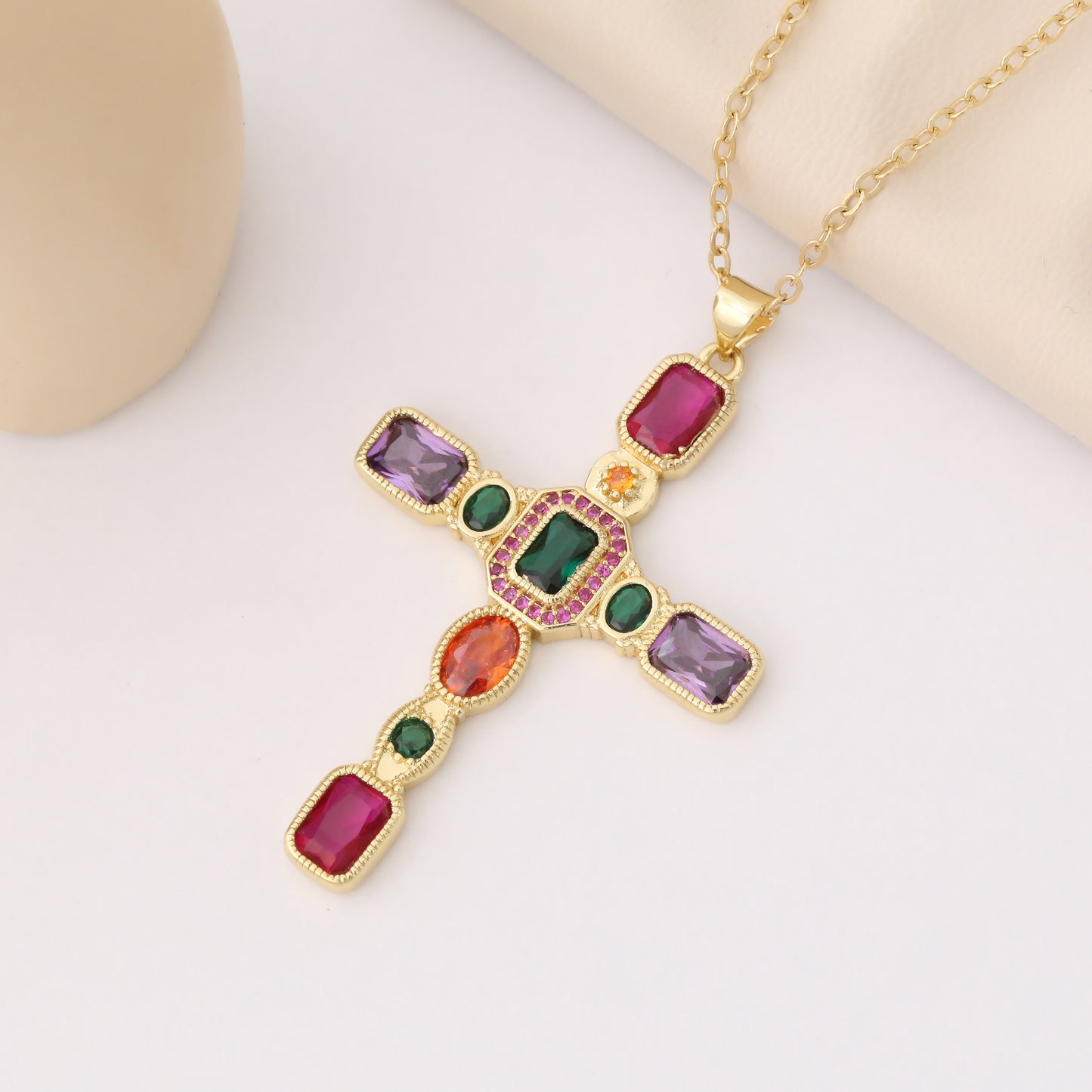 ADELIADE NECKLACE