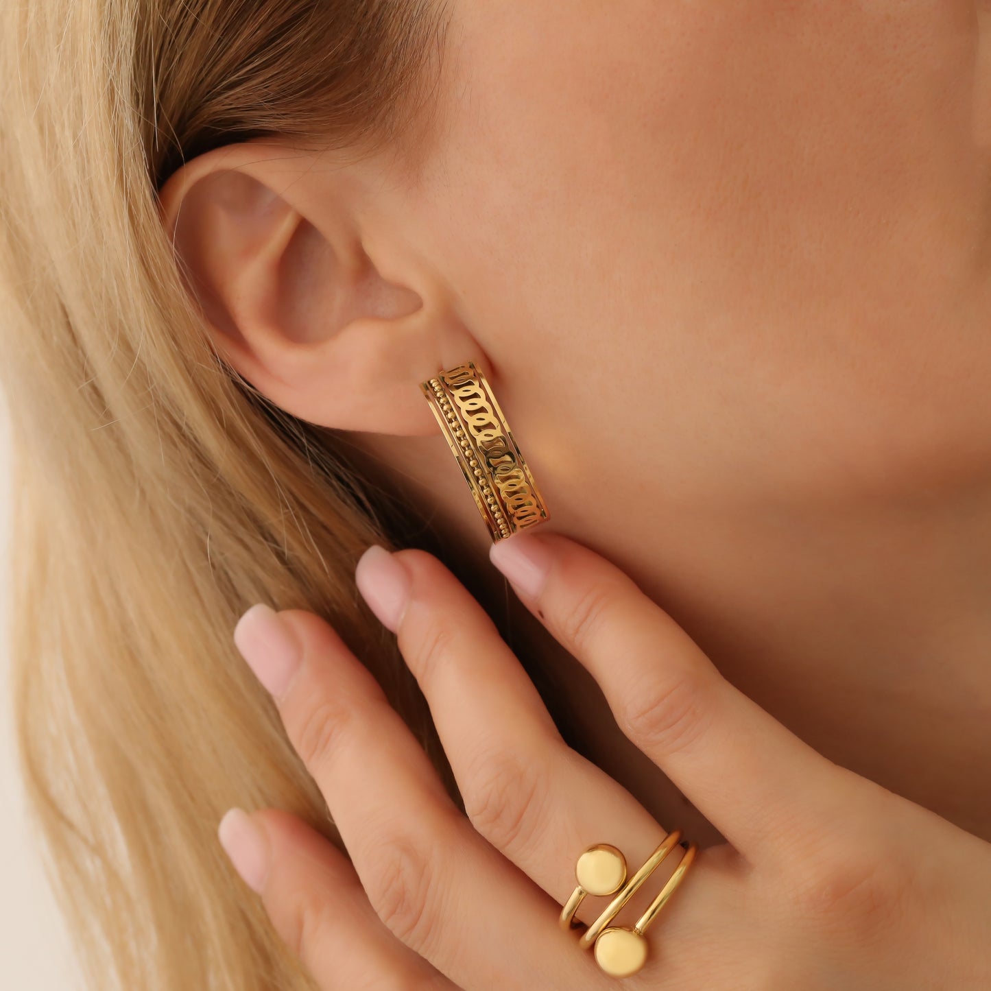 APRIL RING