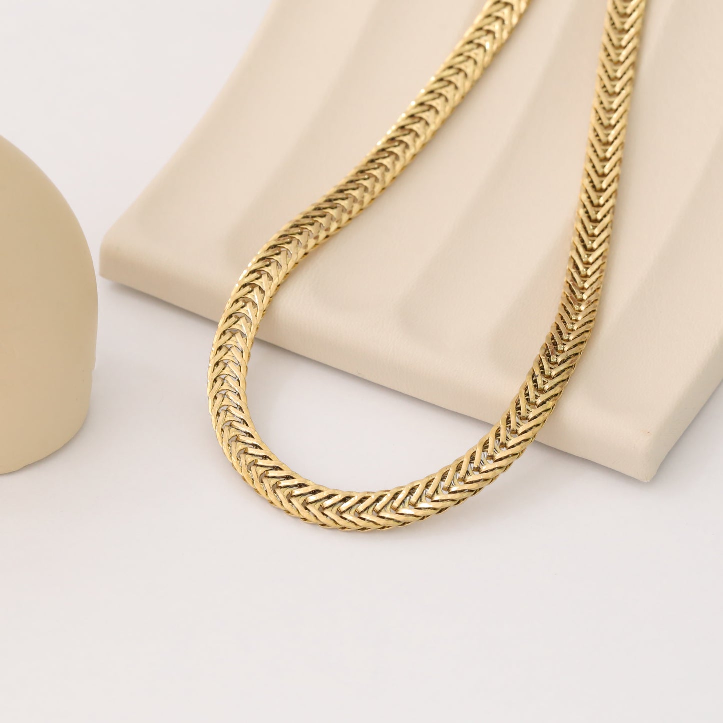 CHLOE NECKLACE
