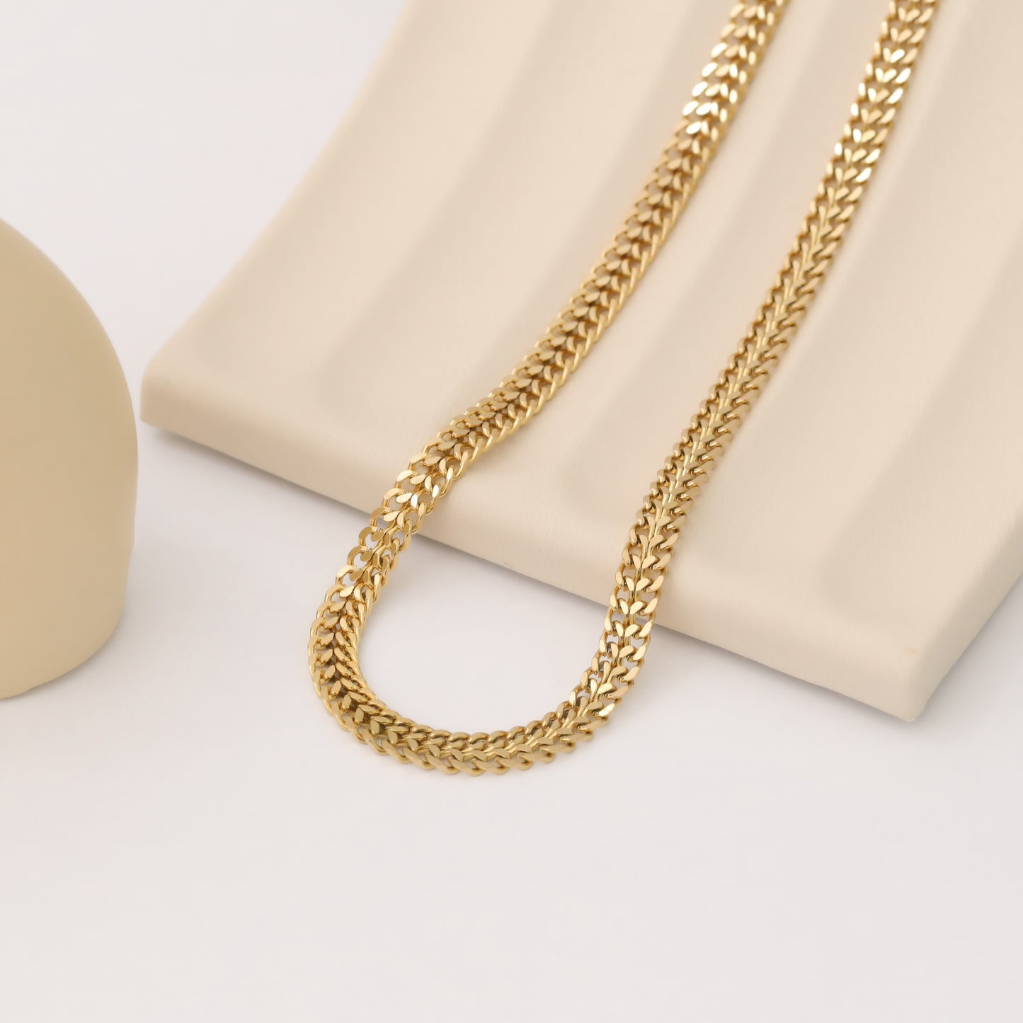 ELLIE NECKLACE