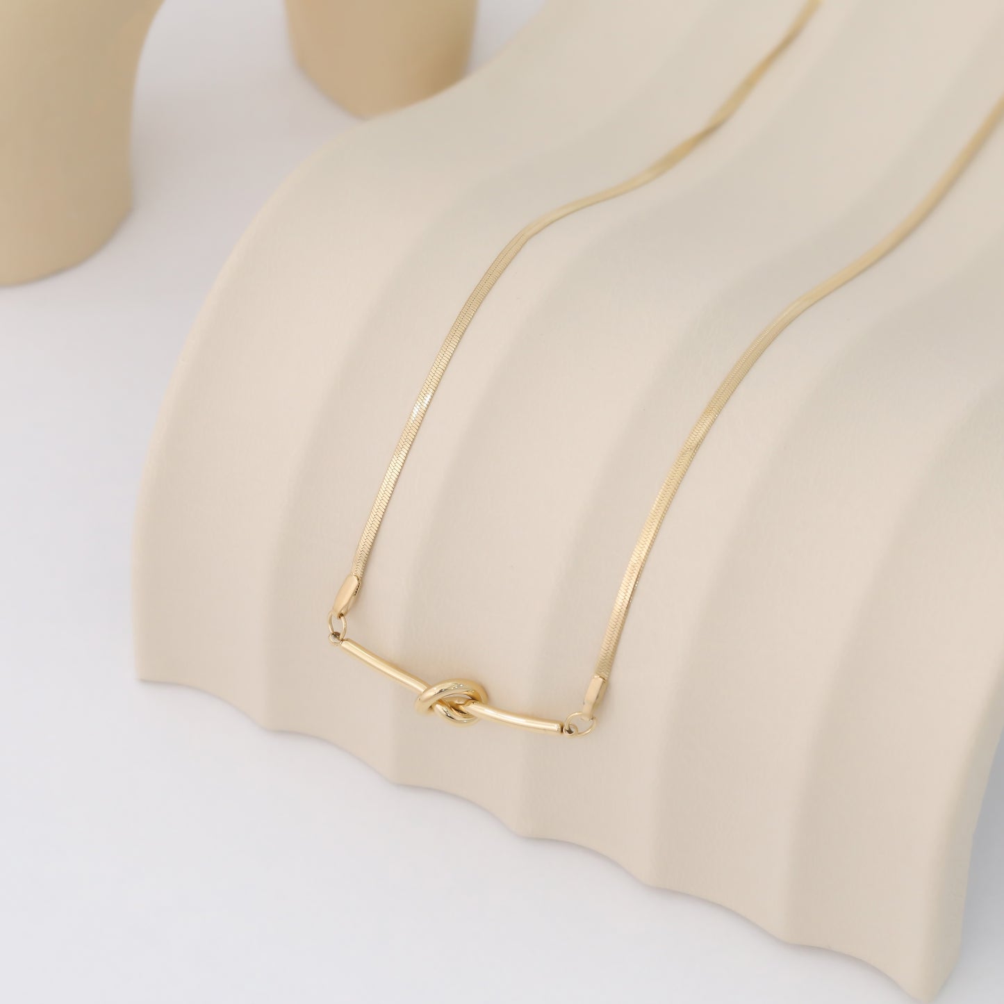 VALENTINA NECKLACE