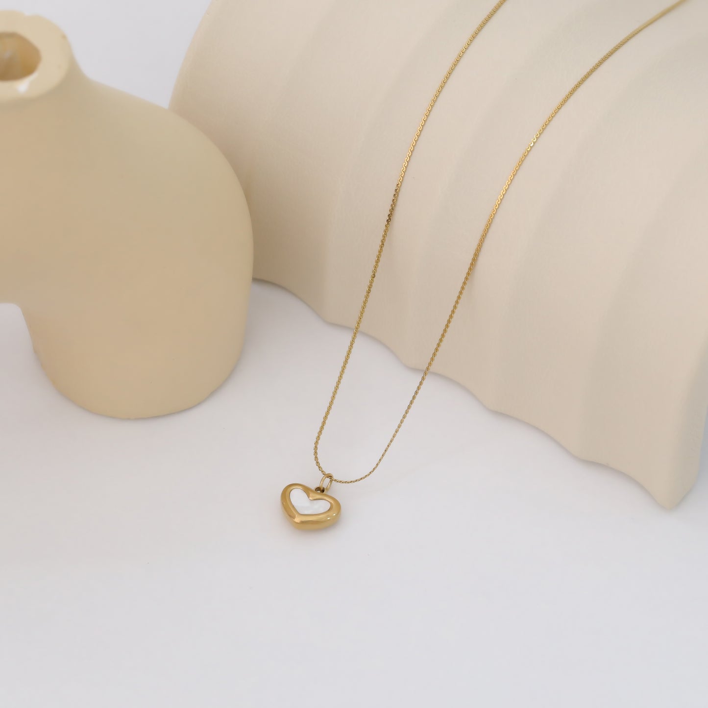 LILIAN NECKLACE