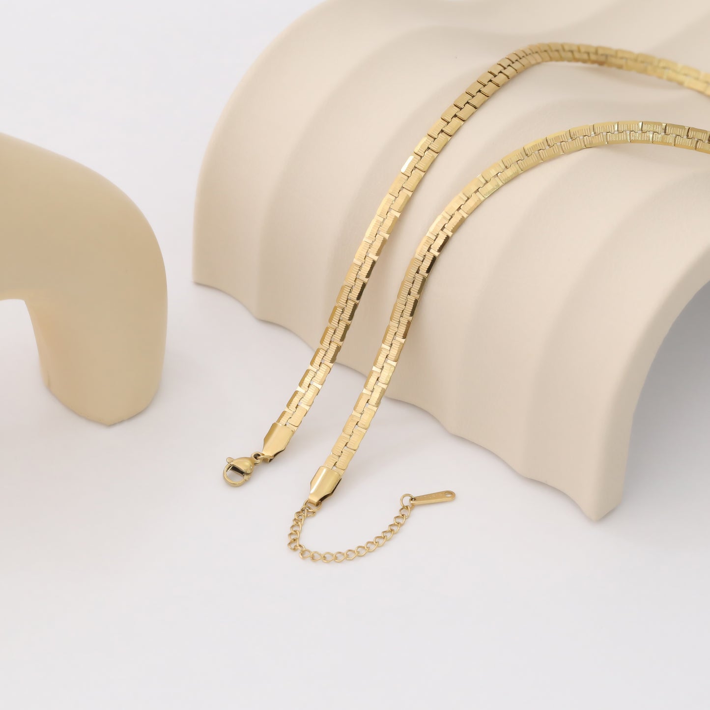 MADELYN NECKLACE