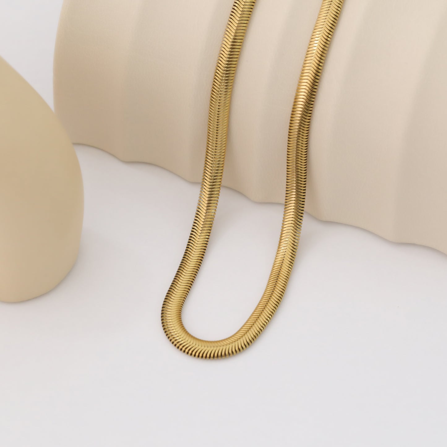 MAEVE NECKLACE