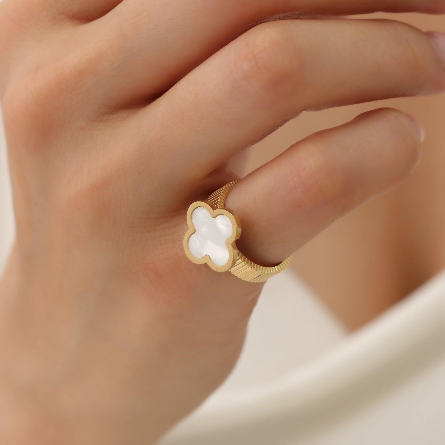 ALIA RING