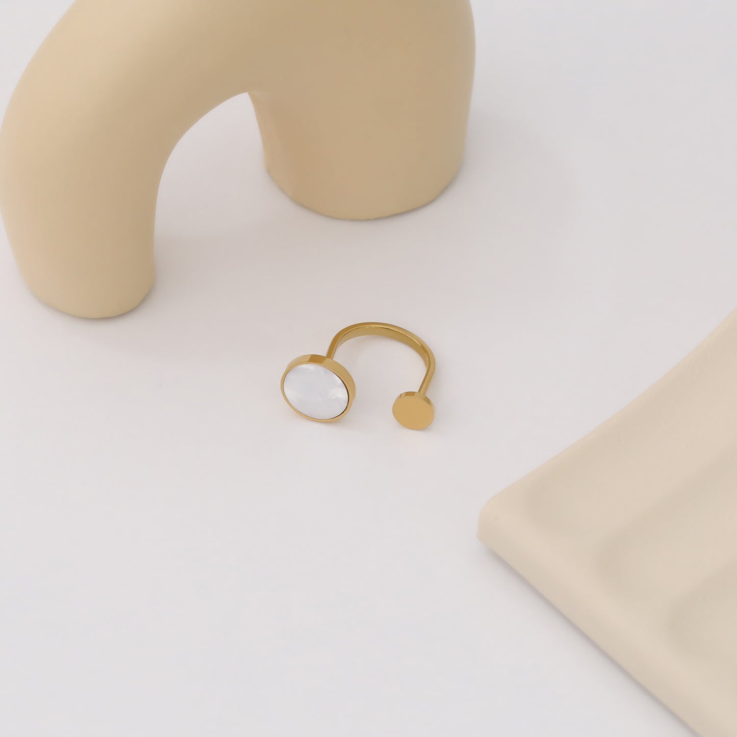 MAXINE RING